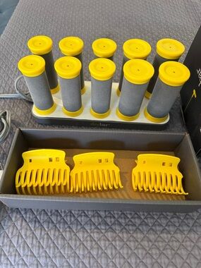Drybar curling hot roller set.